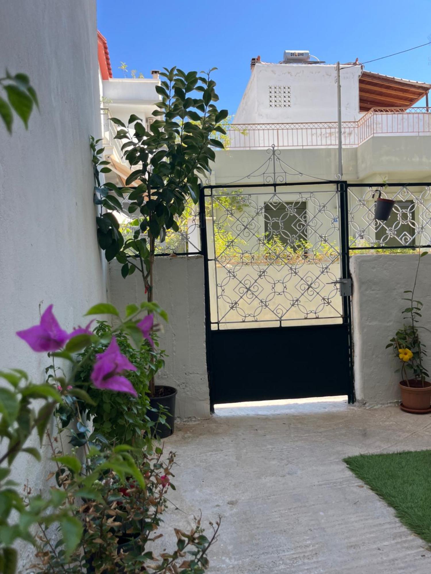 Noa - Designed Garden Studio In The City Center Calamata Exterior foto